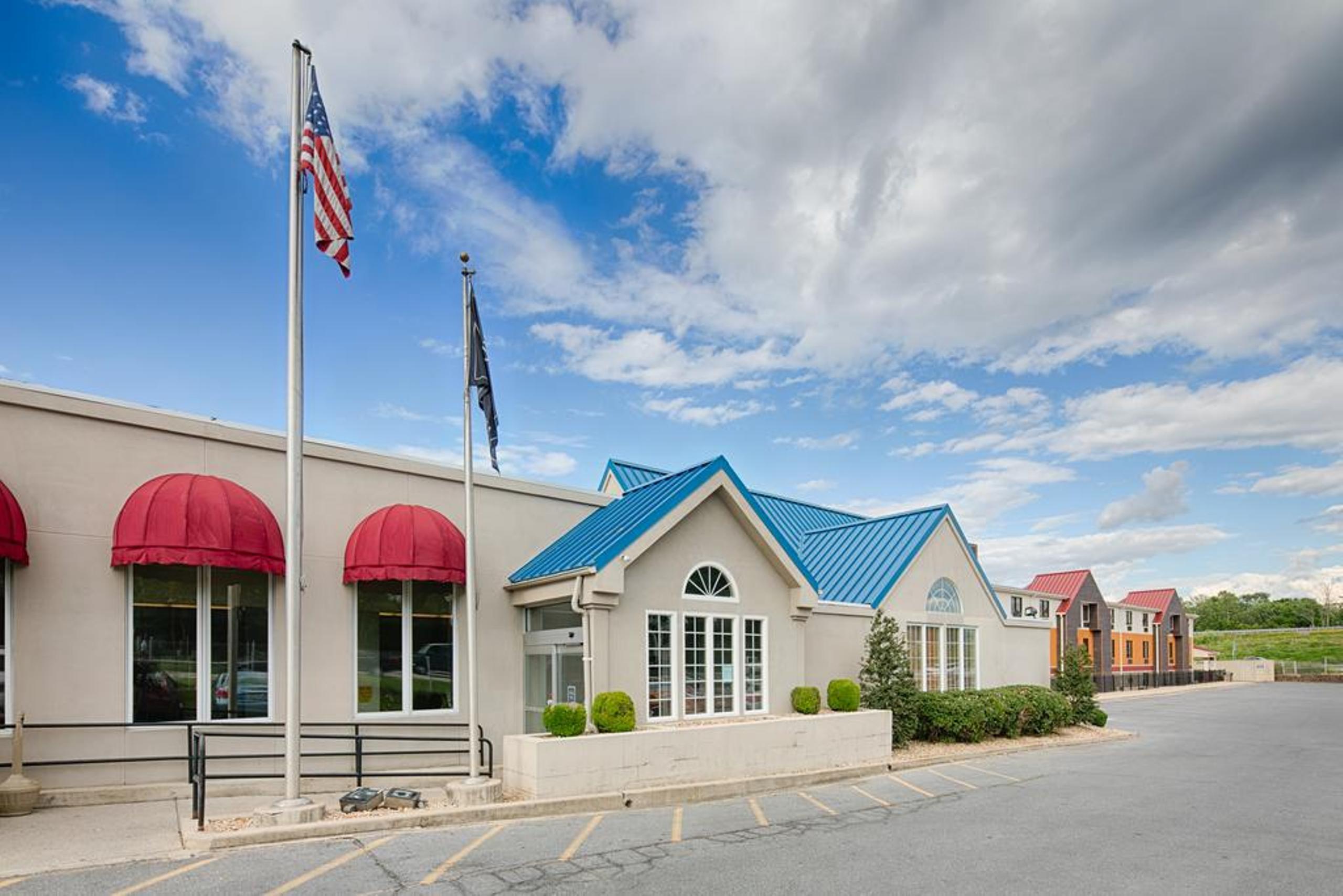 Hawthorn Extended Stay By Wyndham Chambersburg Exterior photo