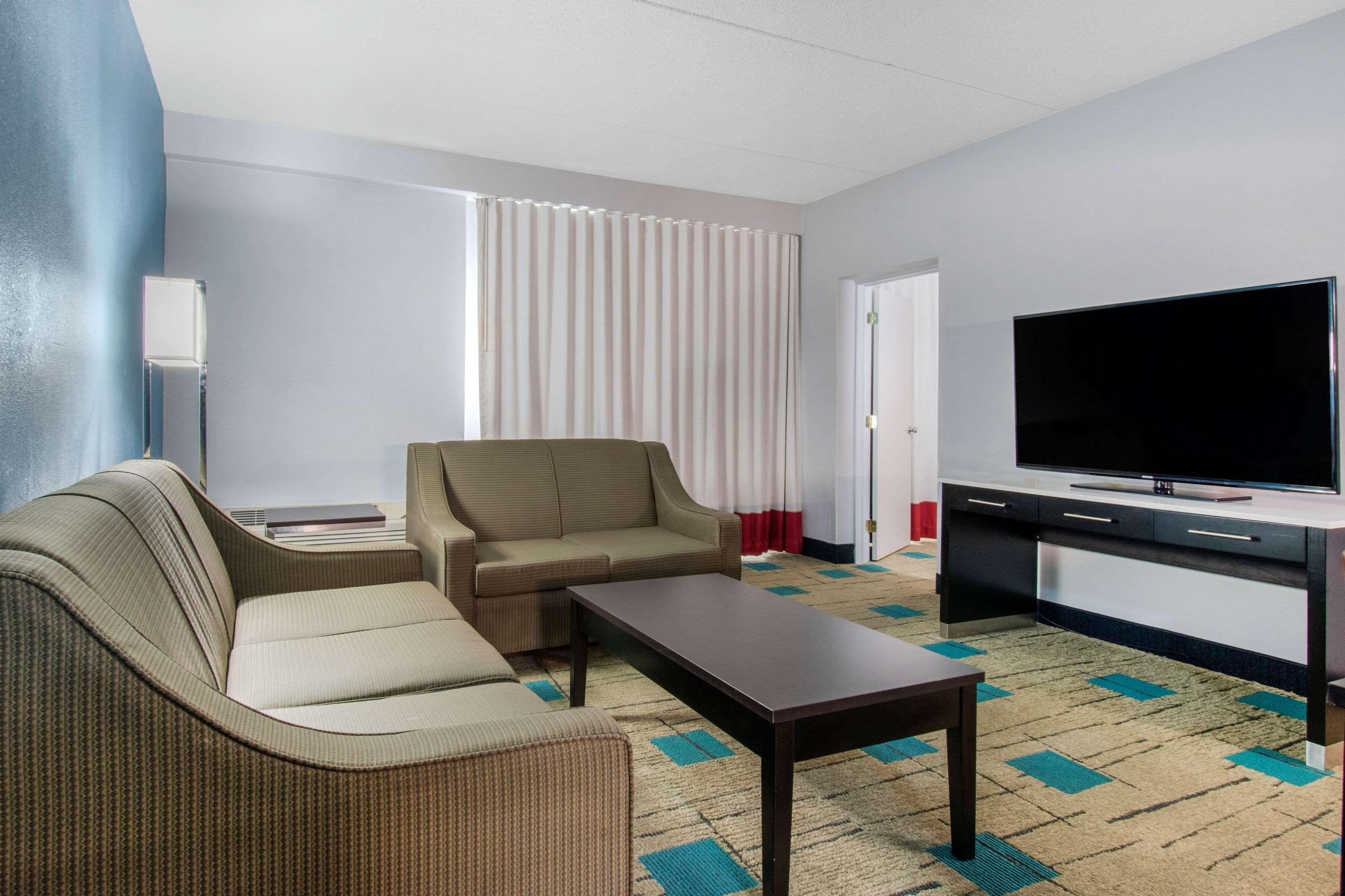 Hawthorn Extended Stay By Wyndham Chambersburg Exterior photo